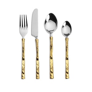Ensemble de couteaux contemporains en acier inoxydable de qualité supérieure, résistants à la rouille, durables et élégants, essentiels pour la cuisine et le service. - Product Image 5