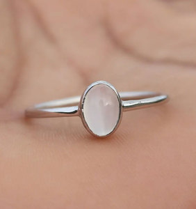 Anillo Ovalado de Piedra Lunar de Latón Hecho a Mano, Delicado, con Destellos, Minimalista, Estilo Boho, Joyería Curativa para Mujer - Product Image 2