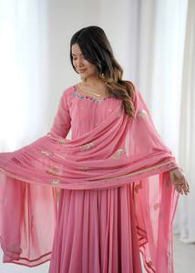 Vestido Anarkali Rosa para Mujer con Kurta Bordada y Dupatta, Conjunto de Vestido Étnico Indio para Fiestas - Product Image 1