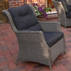 Fauteuil d'extérieur moderne en osier imperméable avec assise rembourrée, élégant mobilier de jardin en rotin pour hôtels, patios et piscines - Product Image 4