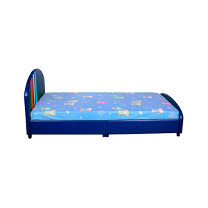 Lit double pour tout-petits avec cadre en bois et revêtement en velours, bois massif, écologique, durable, confortable pour appartement, chambre, école, hôtel - Product Image 4