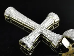 Pendentif Croix pour Homme Plaqué Or Jaune 14K avec Moissanite Véritable Ronde de 2 Carats - Product Image 2