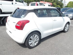 ซูซูกิ สวิฟท์ XL ปี 2018 แฮทช์แบค เกียร์ธรรมดา ล้อแม็ก R15 เบาะผ้า - Product Image 2