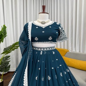 VASTRA COTTAGE Elegante Conjunto de Lehenga Choli de Georgette con Trabajo de Hilo de Lentejuelas, Lehenga Cosida, Blusa Sin Coser y Dupatta - Product Image 2