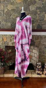 Vestido Caftán de Rayón Morado Shibori Tie Dye Tallas Grandes, Estilo Boho, Arte Vestible, Corte Relajado - Product Image 2