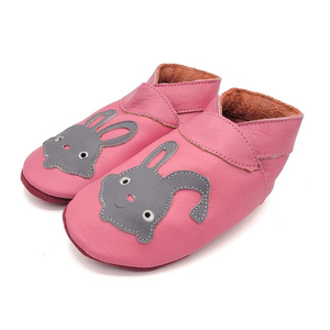 Chaussures de sport pour enfants en cuir verni respirant, semelle souple antidérapante, légères, mocassins pour bébés, sportives, unisexes, noires, personnalisées - Product Image 3