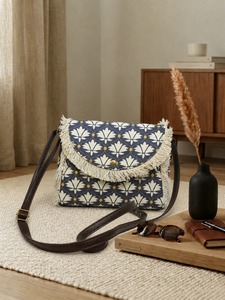 Bohemian Fringe Crossbody Shopping Bag Geometric Pattern Handmade Messenger Purse for Daily Travel - Product Image 3