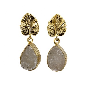 Pendientes colgantes hechos a mano con piedras preciosas Druzy púrpura, forma de pera chapada en oro con diseño de hoja, tachuelas de moda elegantes - Product Image 6