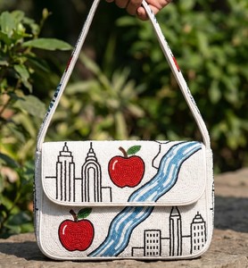 Sac bandoulière brodé motif Ciel Urbain et Cœur, orné de perles, personnalisé, tendance, pour femme, sac à main d'été pour voyage - Product Image 4