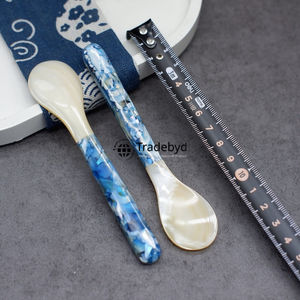 Cuillère élégante incrustée de nacre, accessoire de cuisine de luxe Tradebyd - Product Image 5