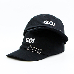 Casquette de baseball unisexe décontractée noire à 6 panneaux avec motif de fruits à pois Y2K imprimé par transfert thermique et boucle métallique - Product Image 4