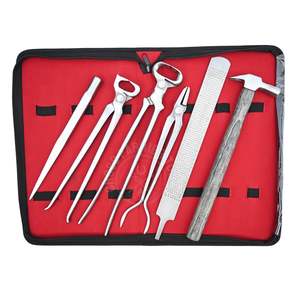 Kit de soin des sabots durable pour fermeurs, avec coupe-crevasses à long manche, extracteur de sabots, pince à fer à long manche, marteau, pince à clous et râpe à sabots - Product Image 1