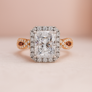 Bague de fiançailles et de mariage SHREERAJ SOLITAIRE originale en or jaune 14 carats avec diamant CVD de laboratoire taille Radiant 3,00 carats pour femme, certifiée IGI - Product Image 1