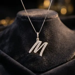 Collier Pendentif Minimaliste Personnalisé en Or Blanc avec Initiale K M en Diamant de Laboratoire, Bijou Quotidien pour Femme - Product Image 4