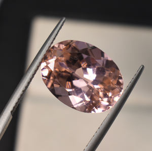 Piedra Preciosa Suelta de Morganita Color Durazno, Corte Ovalado, Excelente Calidad, para Anillos y Joyería, 16X12 mm, 11.50 Quilates - Product Image 4