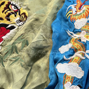 Chaqueta Sukajan de Moda con Textura Sedosa y Suave, Bordado Detallado, Transpirable, Ecológica, Puños y Dobladillo Acanalados, Elegante - Product Image 3