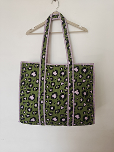 Housse pour ordinateur portable en coton noir à rayures et imprimé tigre Shree Balajee Garments, matelassée, avec bretelles et poignée - Product Image 1