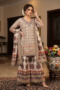 Nuevo conjunto de crepé de seda elegante con estampado, top, pantalón y dupatta. Catálogo completo disponible a precio de mayorista. - Product Image 5