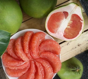 Hữu Cơ 1-1.8 kg/cái Màu Xanh Lá Cây Da Bưởi Bưởi Từ Việt Nam Tươi Citrus Trái Cây Với Màu Hồng Thịt Và Brix 10-13% WS:0988937400 - Product Image 2