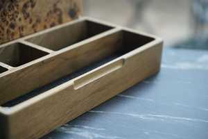 Boîte à bijoux en bois faite à la main : Bordure en résine époxy noire effet caméléon - Product Image 5