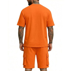 เสื้อยืดแขนสั้นและกางเกงขาสั้นคาร์โก้สีส้มสำหรับผู้ชายดีไซน์ใหม่ชุดลำลองฤดูร้อนสำหรับสวมใส่ในชีวิตประจำวัน - Product Image 2