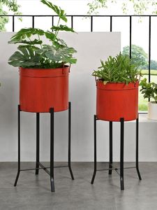 Jardinière en métal au design élégant pour la décoration de balcon, améliorant l'espace extérieur avec une présentation botanique moderne - Product Image 4