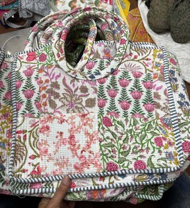 Sac matelassé vintage patchwork pour femme – Sac fourre-tout en tissu fait main, sac à main bohème coloré, sac de courses et de tous les jours réutilisable - Product Image 4