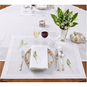 Sets de Nappes et Serviettes Personnalisés en Lin et Coton Blanc Brodés Main de Luxe, Motif Muguet, Lavables, pour Mariages et Maison - Product Image 1