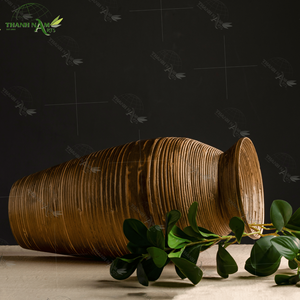 Jarrón de flores de bambú hecho a mano sostenible, acento de mesa personalizable hecho en Vietnam - Product Image 3