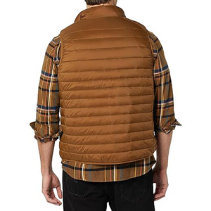 Chaleco Acolchado Ligero para Hombre, Color Marrón, con Cuello Alto - Product Image 5