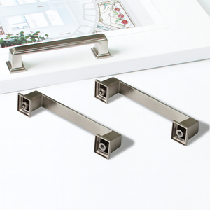 Poignée de meuble Neo Classique en alliage de zinc, durable, à base carrée, écologique, minimaliste, pour cuisine, salle de bain, chambre et commode - Product Image 3