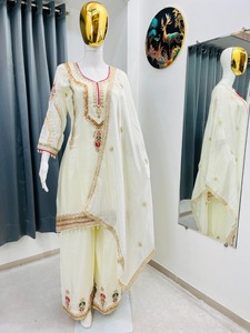 Ensemble Sharara brodé en chinon noir et blanc, style boutique indienne, avec dupatta, tenue ethnique traditionnelle pour femme, idéal pour mariage, dernière collection USA - Product Image 2