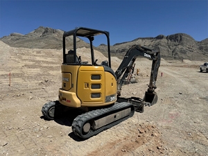 Excavatrice 35G bien entretenue pour travaux d'aménagement paysager et d'infrastructure - Product Image 3