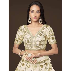 Vestido de Novia, Lehenga Choli de Seda Blanca con Adornos Zari - Product Image 4