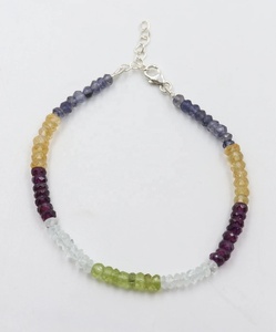 สร้อยข้อมืออัญมณีหลายเหลี่ยมสำหรับสตรีขนาด4.5มม. ลูกปัดหลากสี - Product Image 3