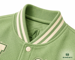 เสื้อแจ็คเก็ตวาร์ซิตี้สีเขียวสำหรับผู้ชาย ยี่ห้อ SINEWY ปักลายตัวอักษร LA รูปต้นปาล์ม ดีไซน์ลำลองสำหรับฤดูใบไม้ร่วง ทรงเบสบอล กระดุมติดแบบปกเสื้อพับได้ ทรงปกติ - Product Image 4