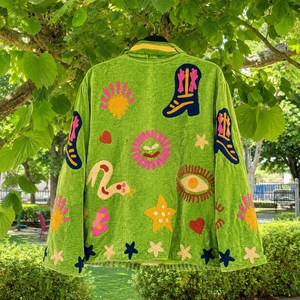 Veste en velours de luxe brodée style Suzani pour femme, manteau de créateur bohème, vêtement d'extérieur tendance, blazer d'hiver pour femme - Product Image 4