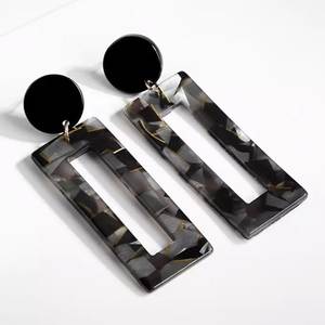 Pendientes de Resina Clásicos Hechos a Mano para Mujer, con Forma Personalizada, Tipo Clip - Product Image 5