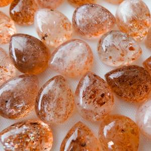 Cabochon de pierre de soleil rouge naturelle de qualité supérieure, forme poire, pierre précieuse en vrac pour la fabrication de bijoux DIY en gros - Product Image 1