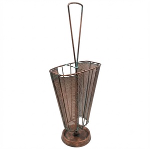 Porte-parapluie en métal argenté avec pieds à griffes, design orné en treillis tressé, support autoportant pour entrée, bureau et hall d'hôtel - Product Image 4