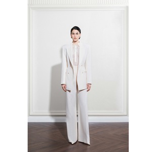 Blazer Casual para Mujer al por Mayor, Blazer Esculpido de Doble Botonadura ODM, Conjunto de Blazer para Mujer de Corte Relajado con Cuello de Solapa - Product Image 5