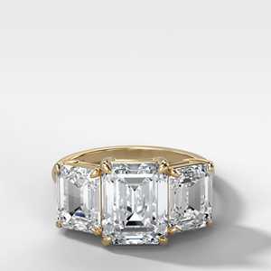 Anillo de Compromiso Personalizado de Oro Sólido de 10K/14K/18K con Diamante Cultivado en Laboratorio de 3 Quilates, Corte Esmeralda, Tres Piedras, Engaste de Tres Puntas, Certificado IGI - Product Image 1
