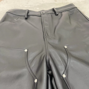 กางเกงขาสั้นผู้ชายทรงหลวม หนังเทียม ระบายอากาศได้ดี น้ำหนักเบา สไตล์ไฮสตรีท พิมพ์ลายตัวอักษร ผ้าวอร์สเต็ดรักษ์โลก ซิปหน้า - Product Image 3