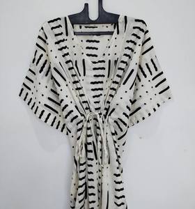 Robe Kaftan Vintage pour Femme, Imprimé Floral Jungle, Dentelle, Col en V, Manches 3/4, Longueur Genou, Coupe A-Line, Oversize, 100% Coton, Style Bohème Plage - Product Image 1