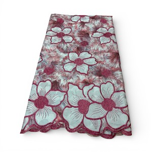 Tissu en dentelle brodée de haute qualité pour robes de mariée ou de soirée et tenues de fête, disponible à prix abordable - Product Image 2