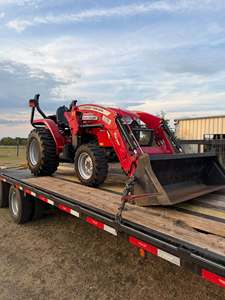 รถแทรกเตอร์ล้อยาง Massey Ferguson 1835E 20 แรงม้า ขับเคลื่อน 4 ล้อ ระบบเกียร์ สำหรับเกษตรกรที่ต้องการการใช้งานที่เชื่อถือได้ ใช้งานง่าย และให้ผลผลิตที่สม่ำเสมอ - Product Image 5