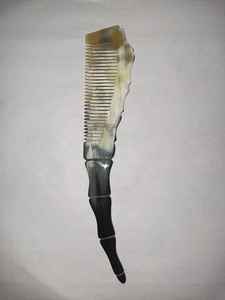 Peine de cuerno de búfalo y vaca - Peine moderno hecho a mano y sostenible con color personalizado para un aseo sin enredos - Product Image 5