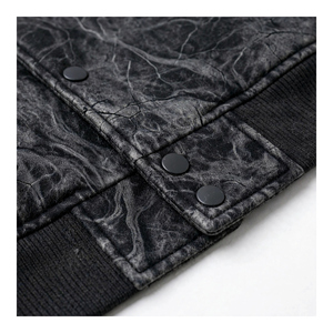 Blouson universitaire en cuir noir texturé, style vintage, design attrayant, coupe oversize, épais, personnalisable pour homme - Product Image 5