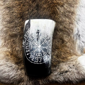 Jarra de Cuerno Vikinga para Beber Cerveza, Jarra de Cuerno Genuina para Beber Whisky y Vodka, Jarra Artesanal con Tallado de León a Precio de Mayoreo - Product Image 3