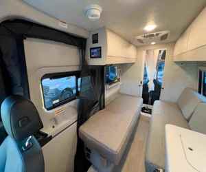 Autocaravana MINT Clase B 2026 Thor Motor Coach SANCTUARY 19A - Product Image 2